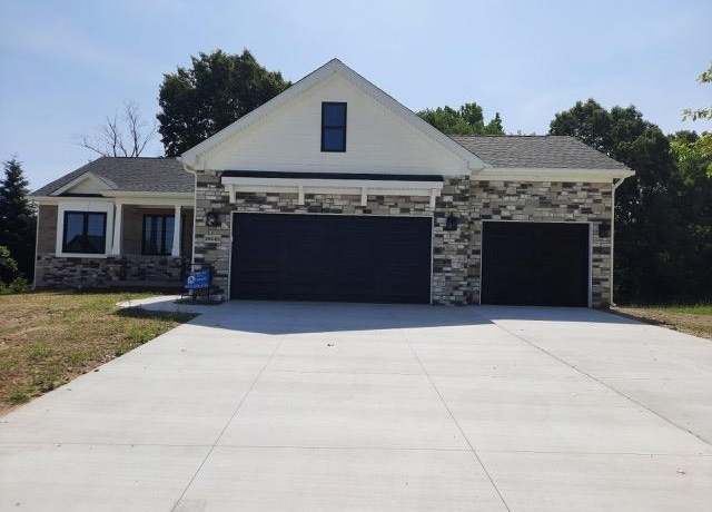 Property at 16445 Sleepy Hollow Drive Dr, Fenton, MI 48430, 3 beds, 2.5 baths