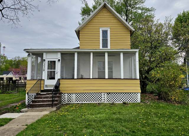 Property at 228 Meachem Ave, Battle Creek, MI 49015, 4 beds, 1 bath