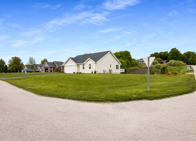 Property at 3171 Powder Horn Dr, Traverse City, MI 49685, 3 beds, 2 baths