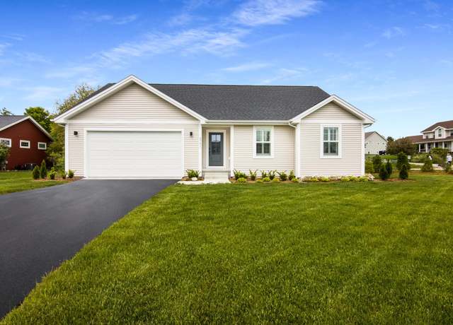 Property at 3171 Powder Horn Dr, Traverse City, MI 49685, 3 beds, 2 baths