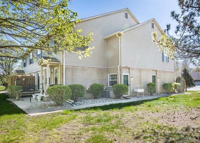 Property at 1242 Bay Ct, Holly, MI 48442, 2 beds, 1 bath
