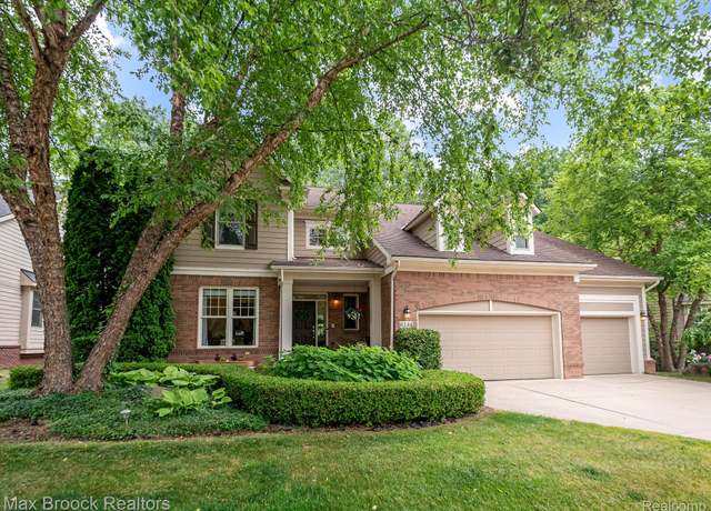 Property at 6144 Strawberry Cir, Commerce Twp, MI 48382, 4 beds, 3.5 baths