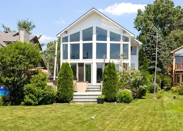 Property at 8871 Lakeview Dr, White Lake, MI 48386, 3 beds, 3 baths