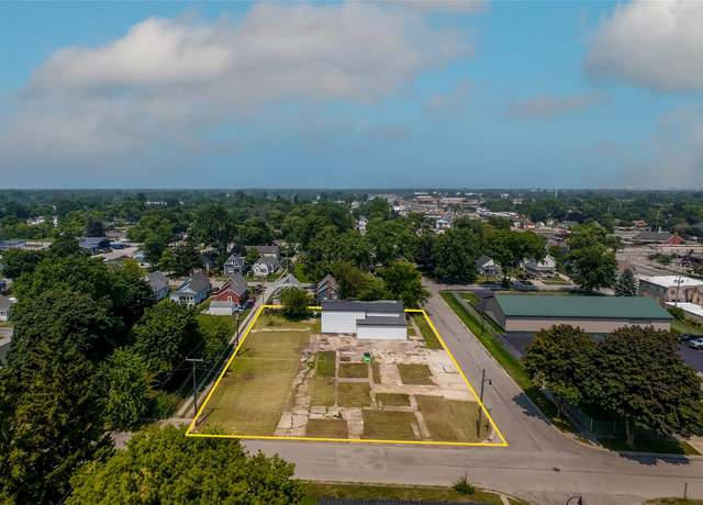 Property at 1811 25th St, Port Huron, MI 48060, 3 beds, 3 baths