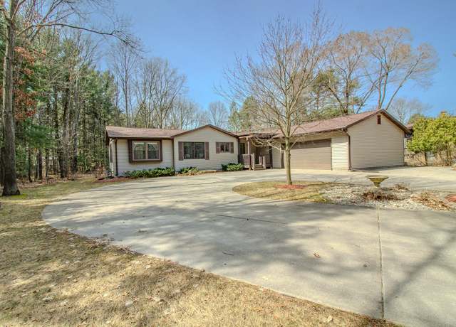 Property at 7879 Whitehall Rd, Whitehall, MI 49461, 4 beds, 3 baths
