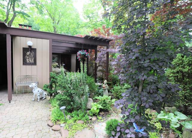 Property at 335 Edgemont Ave, Flint, MI 48503, 3 beds, 2 baths