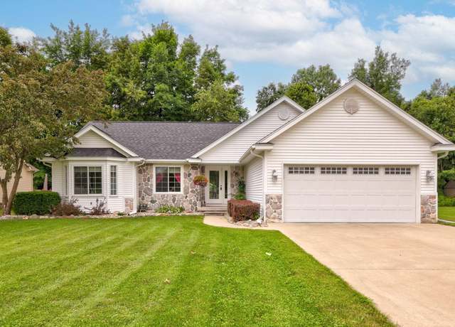 Property at 11315 Grand Oaks Dr, Clio, MI 48420, 3 beds, 2 baths