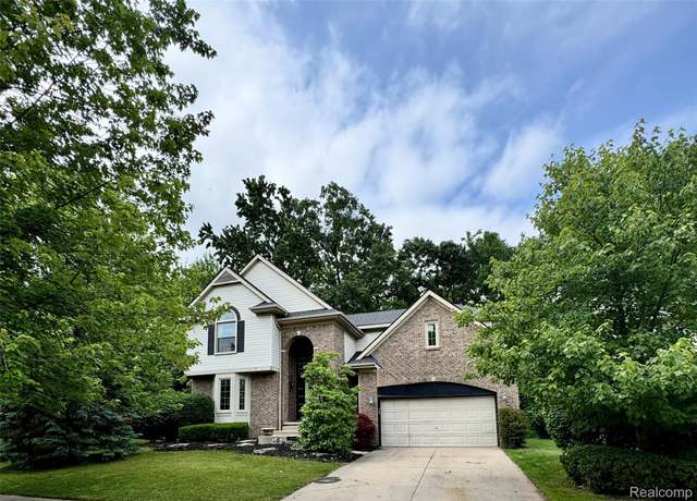Property at 1418 Trailside Blvd, Wixom, MI 48393, 4 beds, 2.5 baths