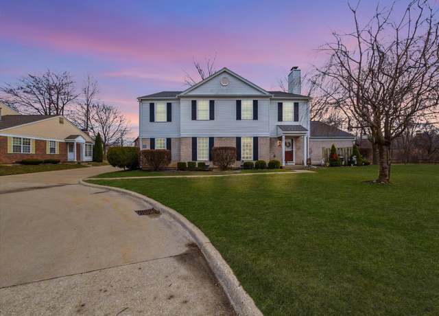 Property at 24669 Lake Meadow Dr, Harrison Township, MI 48045, 2 beds, 1.5 baths