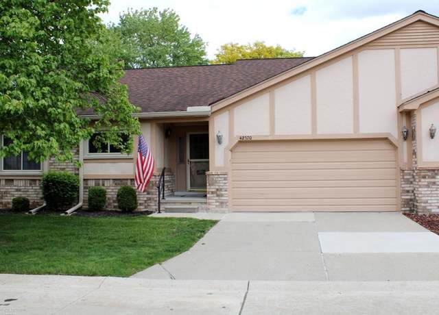 Property at 42370 E Willow Tree Ln, Clinton Township, MI 48038, 2 beds, 1.5 baths