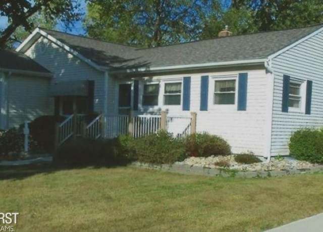 Property at 250 Ponchartrain Dr, Fenton, MI 48430, 3 beds, 1 bath