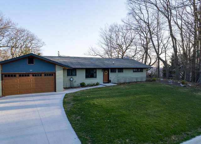 Property at 122 Park Ave, Frankfort, MI 49635, 4 beds, 3 baths
