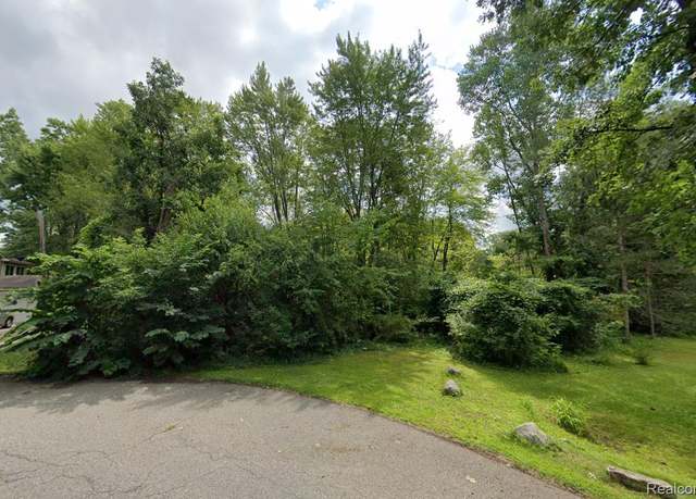 Property at VL Tamson, West Bloomfield, MI 48324