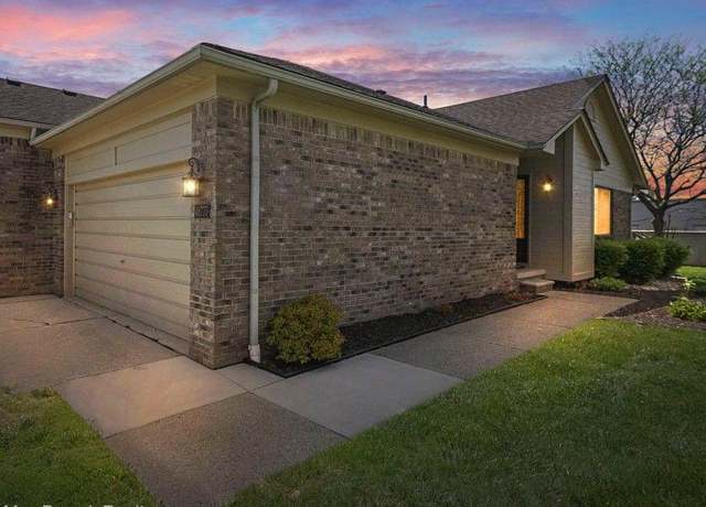 Property at 48775 Windmill Cir W, Macomb, MI 48044, 2 beds, 2 baths