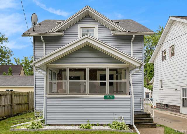 Property at 1323 Rhodes St, Jackson, MI 49202, 3 beds, 1.5 baths