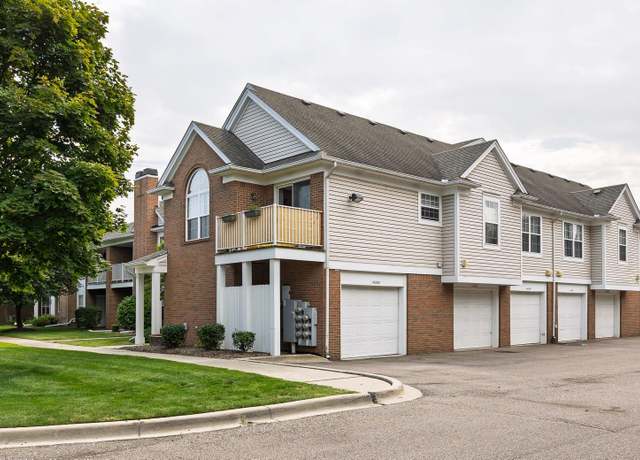 Property at 46257 Cavalier Dr, Macomb Township, MI 48044, 2 beds, 2 baths