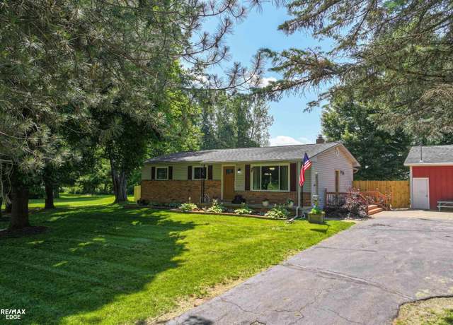 Property at 7226 Junction Rd, Bridgeport, MI 48722, 5 beds, 2.5 baths
