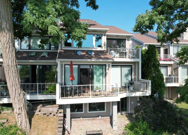 Property at 201 Wayne St, St Joseph, MI 49085, 3 beds, 2 baths