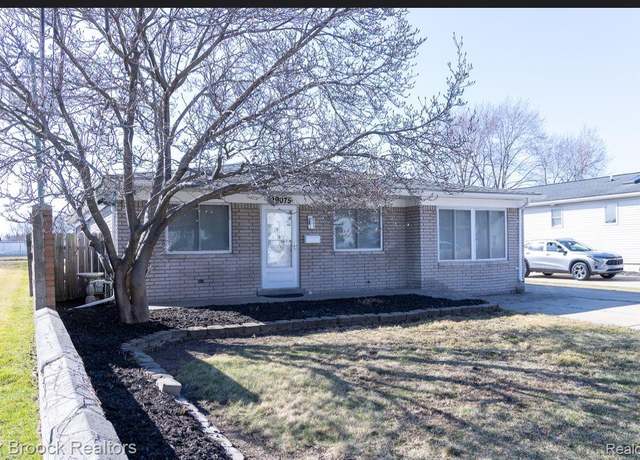 Property at 29075 Congress St, Roseville, MI 48066, 3 beds, 1.5 baths