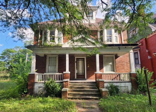 Property at 300 Melbourne St, Detroit, MI 48202, 6 beds, 1.5 baths
