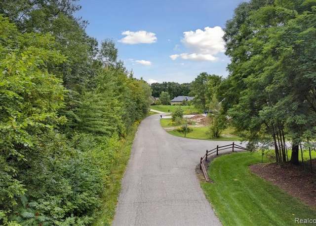 Property at 225 Great Pines Dr, Oxford, MI 48371