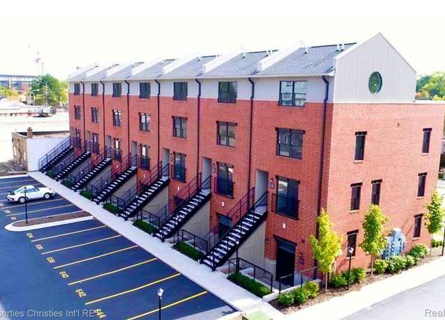 Property at 620 W 11 Mile Rd, Royal Oak, MI 48067, 2 beds, 2 baths