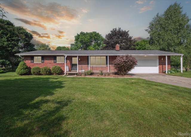 Property at 229 Hillview Ter, Fenton, MI 48430, 3 beds, 1.5 baths