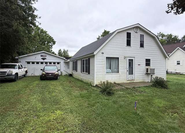 Property at 86 Gaige St, Croswell, MI 48422, 3 beds, 1 bath