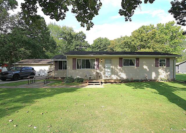 Property at 6730 Fort Rd, Bridgeport Charter Township, MI 48415, 2 beds, 1 bath