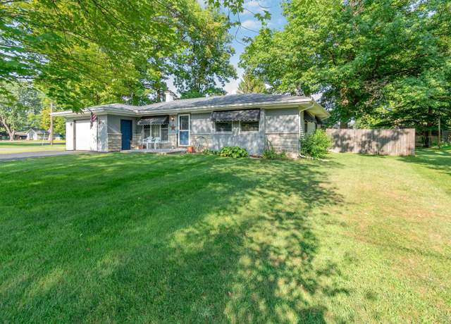 Property at 1055 Curwood Rd, Saginaw, MI 48609, 3 beds, 1.5 baths