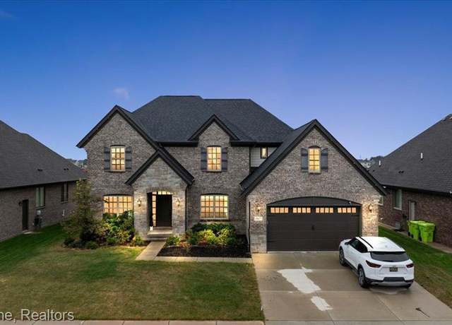 Property at 49677 Monarch Dr, Macomb, MI 48044, 4 beds, 2.5 baths