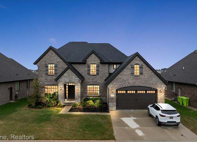 Property at 49677 Monarch Dr, Macomb, MI 48044, 4 beds, 2.5 baths