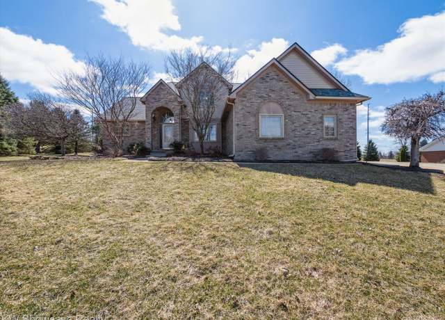 Property at 9107 Rotondo Dr, Howell, MI 48855, 3 beds, 2.5 baths