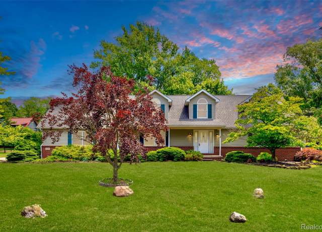 Property at 24535 Halley Crescent Dr, Grosse Ile, MI 48138, 4 beds, 3 baths