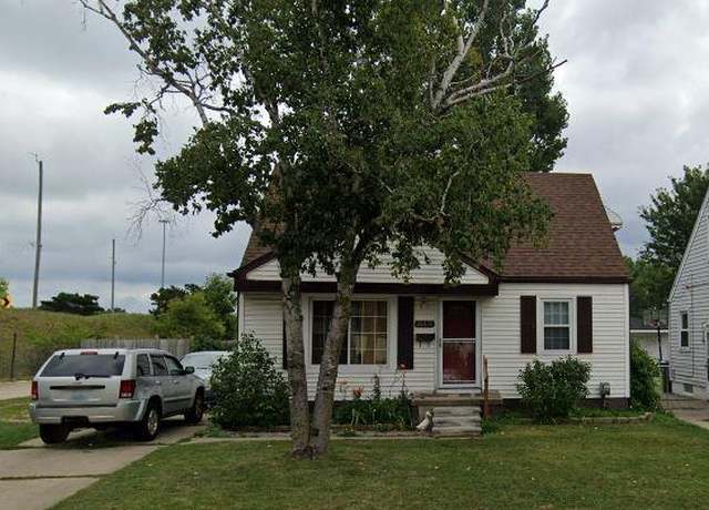 Property at 26828 Waldorf St, Roseville, MI 48066, 3 beds, 1 bath