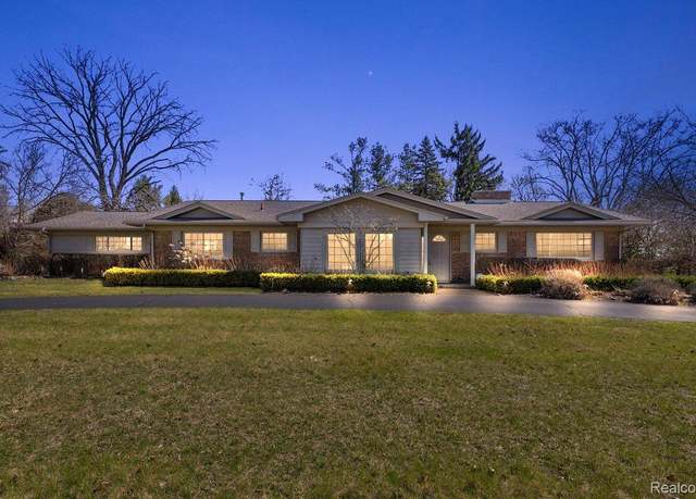 Property at 1490 Charrington Rd, Bloomfield Hills, MI 48301, 3 beds, 2 baths