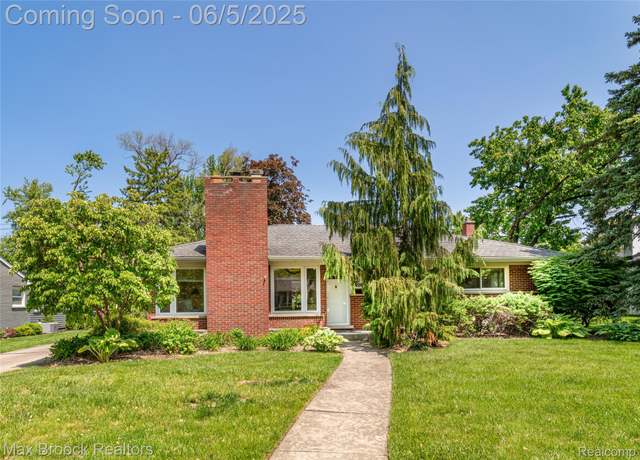 Property at 16926 Beverly Rd, Beverly Hills, MI 48025, 3 beds, 2 baths