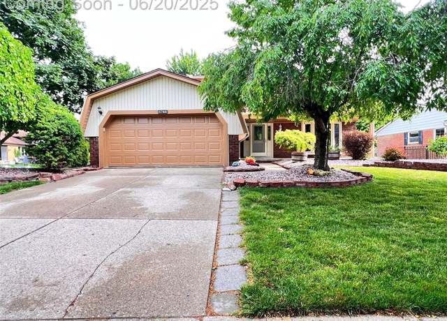 Property at 6746 Edgewood Rd, Canton, MI 48187, 4 beds, 2.5 baths