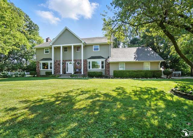 Property at 1060 Hollywood Dr, Monroe, MI 48162, 5 beds, 4 baths