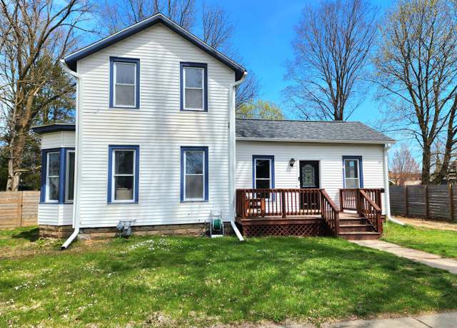 Property at 224 Union St, Plainwell, MI 49080, 3 beds, 1 bath