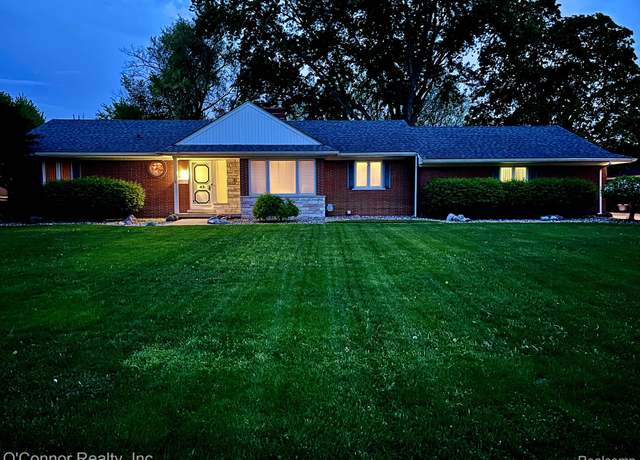 Property at 43 W Breitmeyer Pl, Mt Clemens, MI 48043, 2 beds, 3 baths
