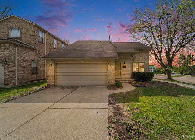 Property at 6075 N Vernon St, Dearborn Heights, MI 48127, 3 beds, 3 baths