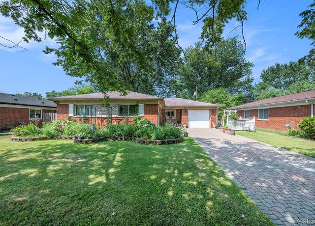 Property at 22763 Glenmoor Hts, Farmington Hills, MI 48336, 3 beds, 1.5 baths