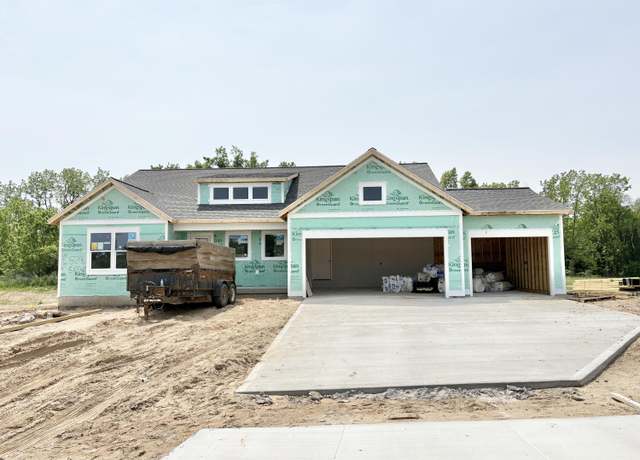 Property at 8296 Kettle Oak Dr SE, Alto, MI 49302, 4 beds, 3.5 baths