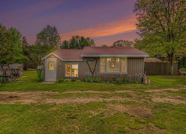 Property at 19030 W Almy Rd, Howard City, MI 49329, 3 beds, 2 baths