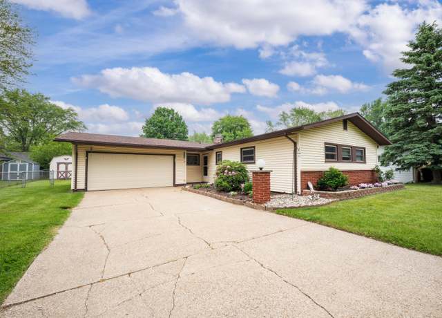 Property at 275 Benjamin St, Benton Harbor, MI 49022, 3 beds, 1 bath