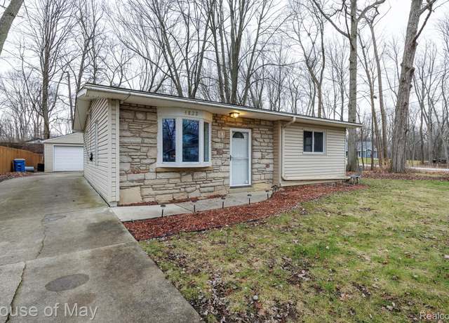 Property at 4822 Filer St, Waterford, MI 48328, 3 beds, 1 bath