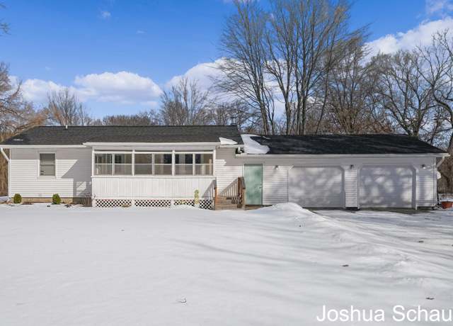 Property at 12535 Macclain St NE, Cedar Springs, MI 49319, 4 beds, 2 baths