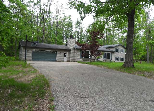 Property at 4560 W Otsego Lake Dr, Gaylord, MI 49735, 4 beds, 2.5 baths