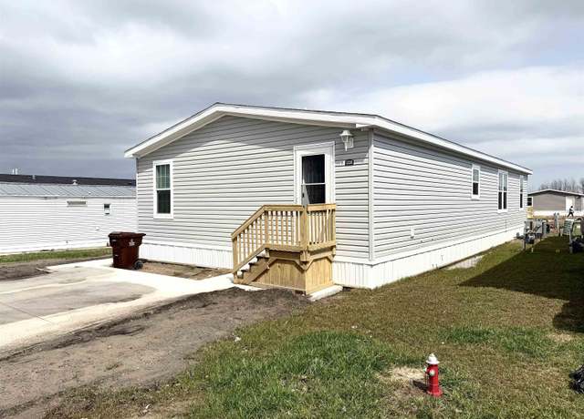 Property at 1226 Wellington Dr, Mt Pleasant, MI 48858, 4 beds, 2 baths